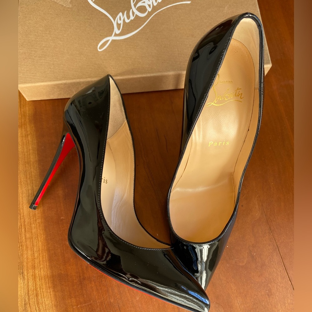 Christian Louboutin Pigalle Follies Pointed Toe Pump BLACK patent size 8/38EU